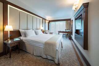 Отель Hotel International Синая Стандартный двухместный номер с 2 отдельными кроватями и балконом-6