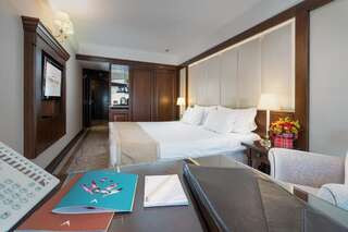 Отель Hotel International Синая Стандартный двухместный номер с 2 отдельными кроватями и балконом-10