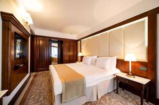 Отель Hotel International Синая Двухместный номер без балкона с 2 отдельными кроватями-1