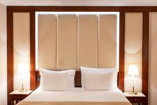 Отель Hotel International Синая Двухместный номер без балкона с 2 отдельными кроватями-5
